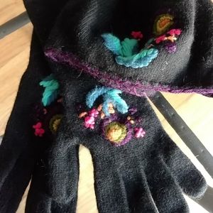 NEW Betsey Johnson Fall/Winter Hat and Gloves